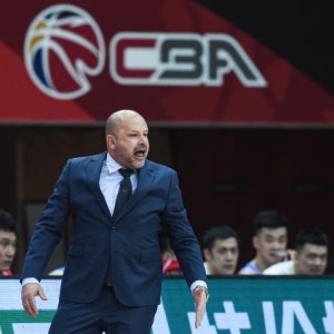 世界杯手机观看-核心缺席仍能笑傲同城德比 雅尼斯归来令首钢还魂