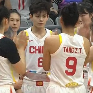 世界杯直播客户端下载-81-68打疯了！宫鲁鸣狂喜，中国女篮3大中锋合砍47分，剑指世界杯