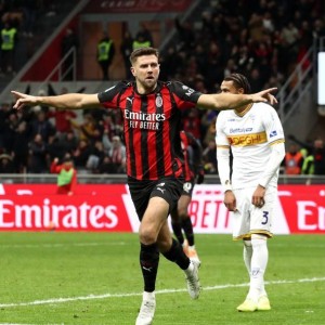 1-0！米兰20轮不败仍距国米3分 800万新援登场3分钟绝杀+加盟首球